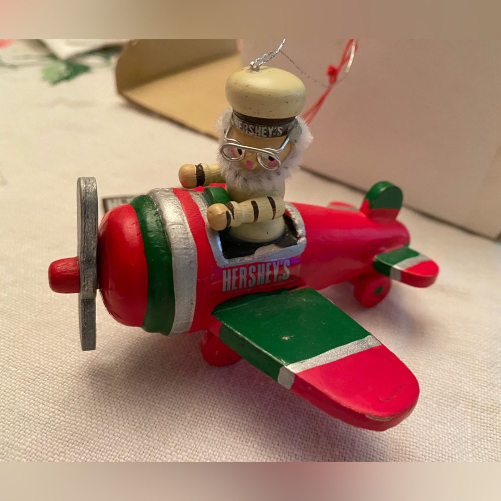 Vintage’88Hershey Airplane